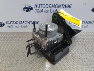 Używane Pompa ABS Volkswagen Golf VIII (CD1) 1.5 TSI BlueMotion 16V Cena € 302,50 Z VAT oferowane przez Autodemontage J&W van Esch
