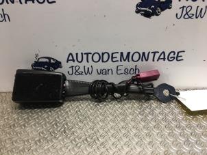 Gebrauchte Sicherheitsgurt Schließe links vorne Ford Fiesta 6 (JA8) 1.0 EcoBoost 12V 100 Preis € 24,20 Mit Mehrwertsteuer angeboten von Autodemontage J&W van Esch