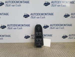 Używane Przelacznik elektrycznej szyby Volkswagen Golf VIII (CD1) 1.5 TSI BlueMotion 16V Cena € 60,50 Z VAT oferowane przez Autodemontage J&W van Esch