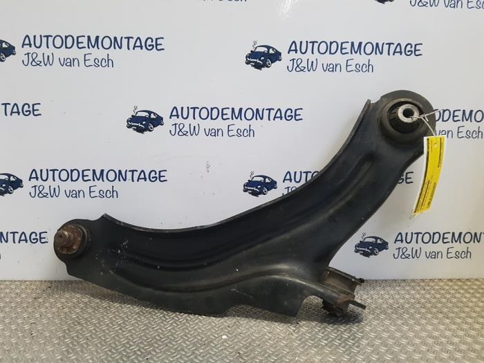 Front Wishbone, Right Renault Clio IV 0.9 Energy TCE 90 12V - XXXXX