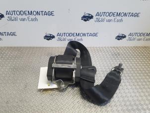 Used Rear seatbelt, right Volkswagen Golf VII (AUA) 1.2 TSI 16V Price € 24,20 Inclusive VAT offered by Autodemontage J&W van Esch