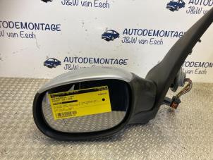 Used Wing mirror, left Peugeot 206 (2B) 1.4 HDi eco 70 Price € 30,25 Inclusive VAT offered by Autodemontage J&W van Esch