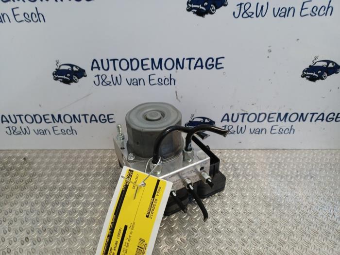 Usagé Pompe ABS Nissan Micra (K14) 1.0 IG-T 100 Prix € 145,20 Prix TTC proposé par Autodemontage J&W van Esch