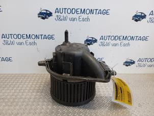 Usados Motor de ventilador de calefactor Mercedes Sprinter 3t (903) 313 CDI 16V Precio € 60,50 IVA incluido ofrecido por Autodemontage J&W van Esch