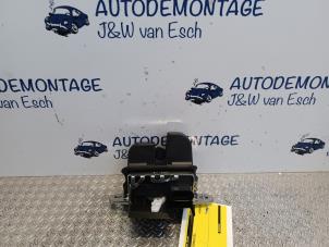 Used Tailgate lock mechanism Volkswagen Polo VI (AW1) 1.0 TSI 12V BlueMotion Price € 24,20 Inclusive VAT offered by Autodemontage J&W van Esch