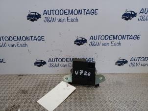 Używane Mechanizm zamka tylnej klapy Volkswagen Polo VI (AW1) 1.0 MPI 12V Cena € 24,20 Z VAT oferowane przez Autodemontage J&W van Esch