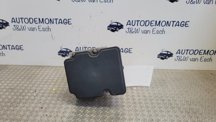 Usagé Bloc ABS Mercedes A (177.0) 1.3 A-160 Turbo 16V Prix € 302,50 Prix TTC proposé par Autodemontage J&W van Esch