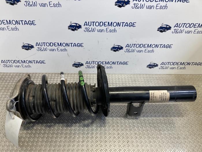 Front shock absorber, right from a Mercedes-Benz A (177.0) 1.3 A-160 Turbo 16V 2020