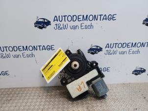 Usados Motor de ventanilla de puerta Volkswagen Polo VI (AW1) 1.0 12V BlueMotion Technology Precio € 18,15 IVA incluido ofrecido por Autodemontage J&W van Esch