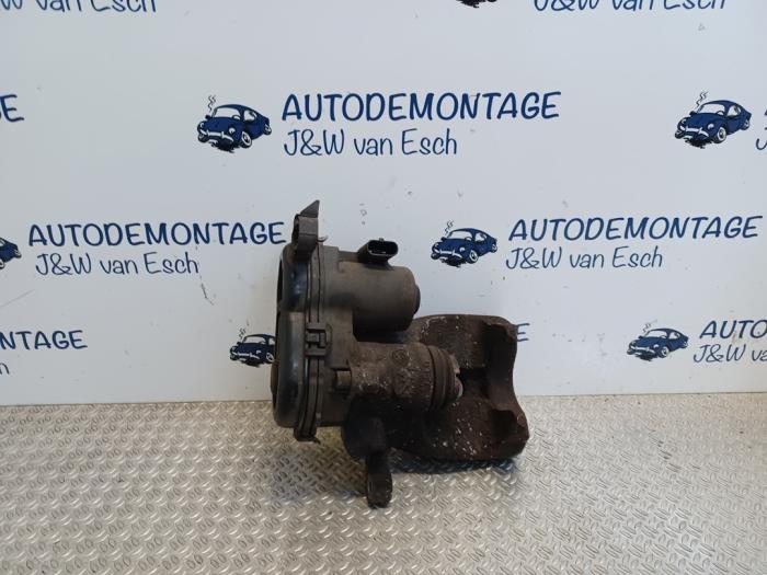 Gebrauchte Bremszange links hinten Mercedes B (W246/W242) 1.8 B-180 CDI BlueEFFICIENCY 16V Preis € 60,50 Mit Mehrwertsteuer angeboten von Autodemontage J&W van Esch