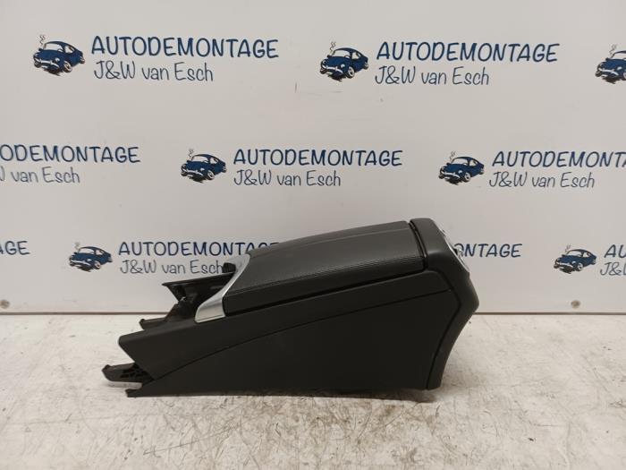 Begagnade Armstöd Mercedes C (W205) C-220 2.2 CDI BlueTEC, C-220 d 16V Pris € 96,80 Inklusive moms erbjuds av Autodemontage J&W van Esch