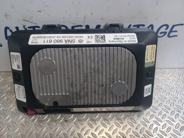 Phone module (miscellaneous) from a Volkswagen Golf VIII (CD1) 1.5 TSI BlueMotion 16V 2020