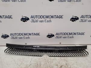 Used Rear bumper bracket central Volkswagen Golf VIII (CD1) 1.5 TSI BlueMotion 16V Price € 24,20 Inclusive VAT offered by Autodemontage J&W van Esch