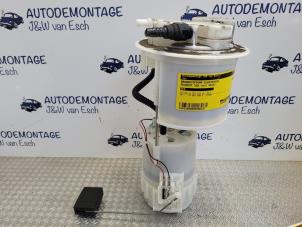 Used Electric fuel pump Peugeot 108 1.0 12V VVT-i Price € 48,40 Inclusive VAT offered by Autodemontage J&W van Esch
