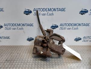 Usagé Etrier de frein (pince) arrière droit Volkswagen Golf Sportsvan (AUVS) 1.6 TDI BlueMotion 16V Prix € 60,50 Prix TTC proposé par Autodemontage J&W van Esch