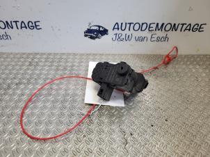Usagé Moteur de verrouillage clapet réservoir Audi A4 (B8) 1.8 TFSI 16V Prix € 18,15 Prix TTC proposé par Autodemontage J&W van Esch