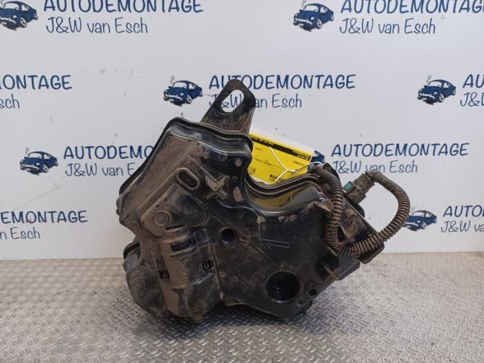 Adblue Tank Peugeot 308 SW 1.6 BlueHDi 115 - 4065612AA BHX PEUGEOT