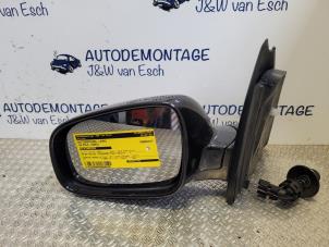 Usados Retrovisor externo izquierda Volkswagen Polo IV (9N1/2/3) 1.2 12V Precio € 24,20 IVA incluido ofrecido por Autodemontage J&W van Esch