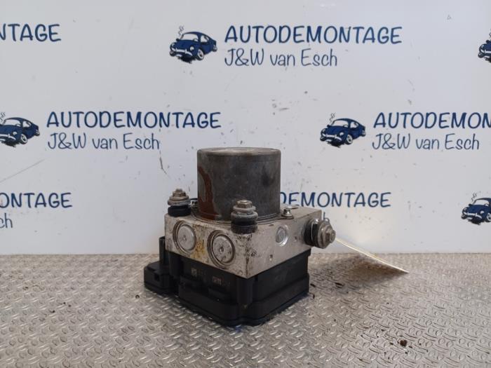 Używane Pompa ABS Citroen C3 (SX/SW) 1.0 Vti 12V PureTech Cena € 211,75 Z VAT oferowane przez Autodemontage J&W van Esch
