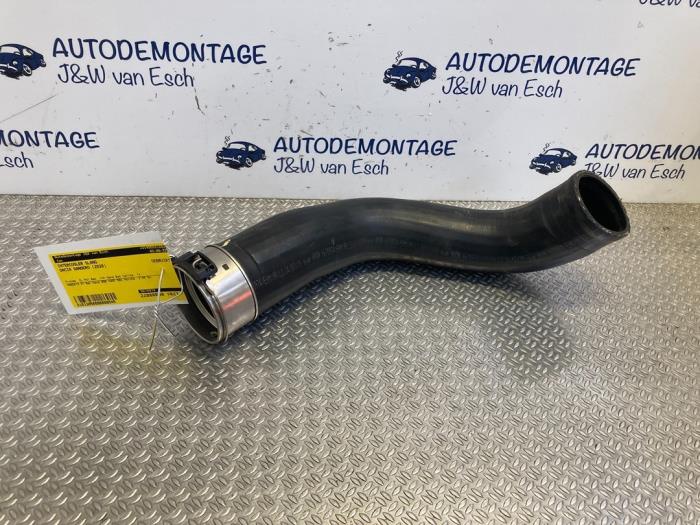 Gebrauchte Intercooler Schlauch Dacia Logan MCV III/Sandero Wagon (SD07) 0.9 TCe 90 12V Preis € 30,25 Mit Mehrwertsteuer angeboten von Autodemontage J&W van Esch