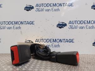 Używane Wtyk pasa bezpieczenstwa srodek tyl Volkswagen Polo VI (AW1) 1.0 TSI 12V Cena € 30,25 Z VAT oferowane przez Autodemontage J&W van Esch