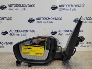 Usados Retrovisor externo izquierda Volkswagen Polo V (6R) 1.2 TDI 12V BlueMotion Precio € 42,35 IVA incluido ofrecido por Autodemontage J&W van Esch