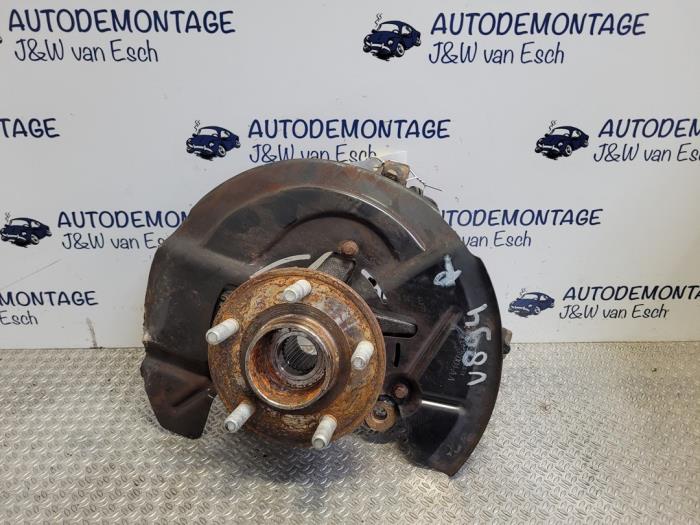 Front wheel hub from a Ford Puma 1.0 Ti-VCT EcoBoost Hybrid 12V 2021