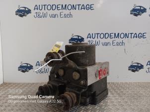 Usados Bomba ABS Volkswagen Caddy III (2KA,2KH,2CA,2CH) 2.0 SDI Precio € 78,65 IVA incluido ofrecido por Autodemontage J&W van Esch