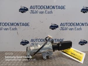 Used Ignition lock + key Volkswagen Golf Sportsvan (AUVS) 2.0 TDI 150 16V Price € 42,35 Inclusive VAT offered by Autodemontage J&W van Esch