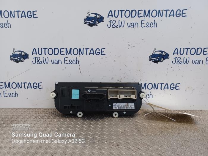 Heizung Bedienpaneel van een Volkswagen Golf VI Variant (AJ5/1KA) 1.6 TDI 16V 105 2009