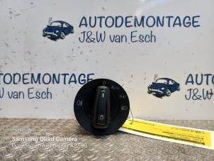 Gebrauchte Licht Schalter Skoda Fabia III (NJ3) 1.2 TSI 16V Preis € 12,10 Mit Mehrwertsteuer angeboten von Autodemontage J&W van Esch