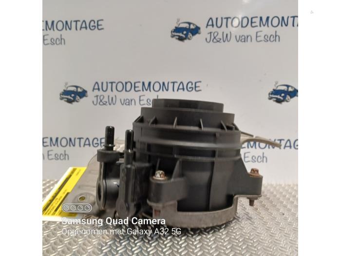 Begagnade Bränslefilter Mercedes A (177.0) 1.5 A-160d Pris € 42,35 Inklusive moms erbjuds av Autodemontage J&W van Esch