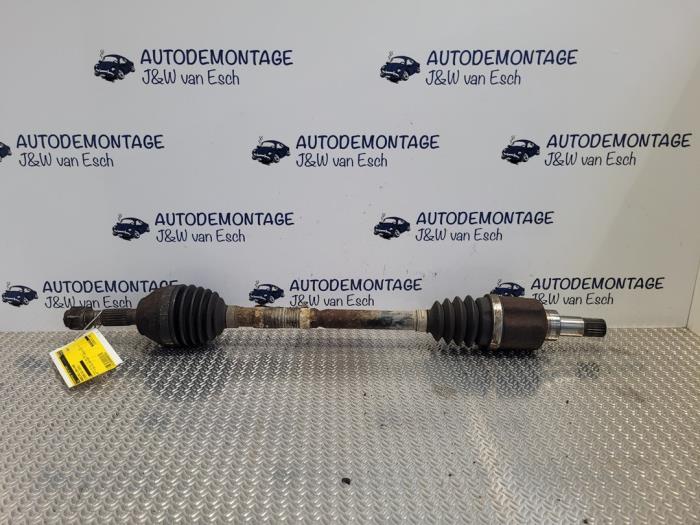 Front drive shaft, left from a Citroën DS3 (SA) 1.4 16V VTi 2015