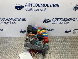 Usagé Boîte à fusibles Opel Combo 1.3 CDTI 16V ecoFlex Prix € 78,65 Prix TTC proposé par Autodemontage J&W van Esch