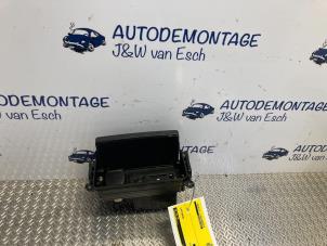Usados Conexión AUX-USB Renault Talisman Estate (RFDK) 1.6 dCi 160 Twinturbo Precio € 60,50 IVA incluido ofrecido por Autodemontage J&W van Esch