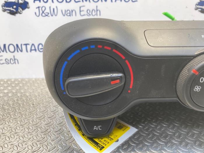 Heater control panel from a Kia Picanto (JA) 1.0 12V 2020