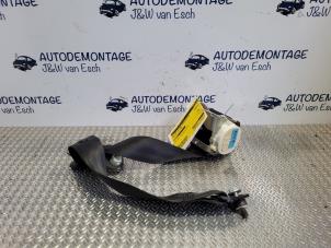 Usados Cinturón de seguridad derecha detrás Ford Ka II 1.2 Precio € 25,41 IVA incluido ofrecido por Autodemontage J&W van Esch