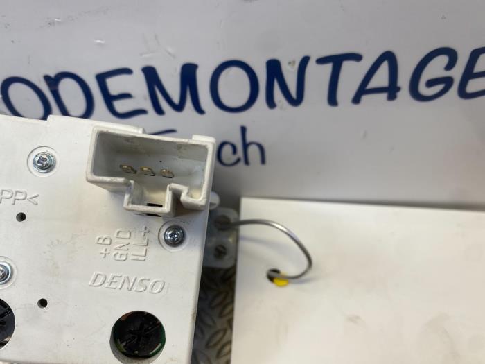 Clock Chrysler 300 C 5.7 V8 Hemi 0586003091 DENSO