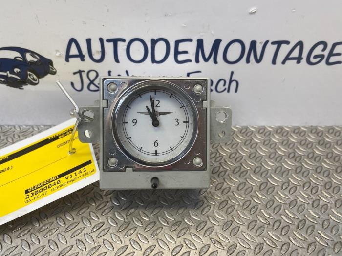 Clock Chrysler 300 C 5.7 V8 Hemi 0586003091 DENSO