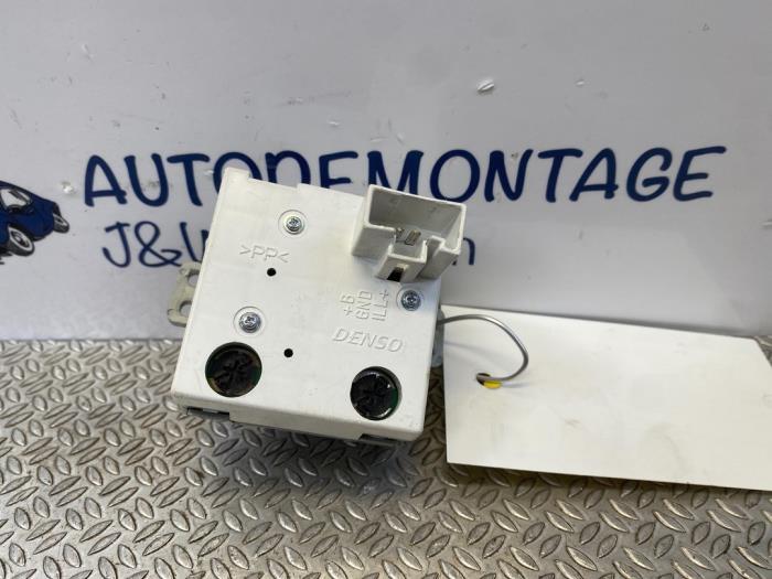 Clock Chrysler 300 C 5.7 V8 Hemi 0586003091 DENSO