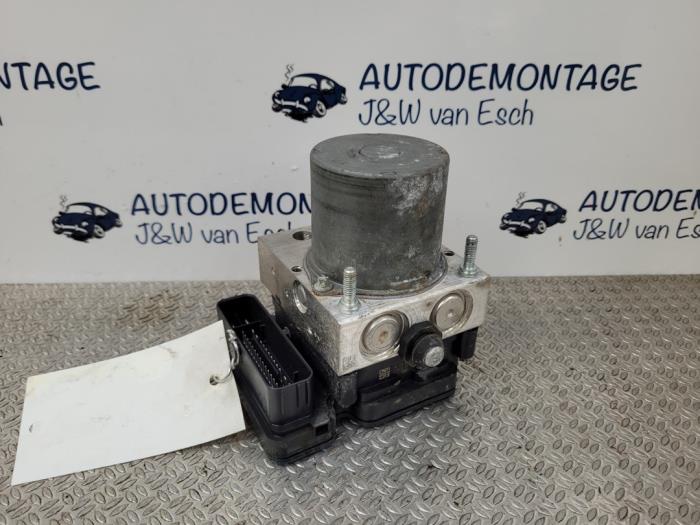 Begagnade ABS-pump Mercedes A (177.0) 1.5 A-160d Pris € 235,95 Inklusive moms erbjuds av Autodemontage J&W van Esch