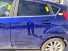 Portière 4portes arrière gauche d'un Ford Fiesta 6 (JA8), 2008 / 2017 1.0 EcoBoost 12V 125, Berline avec hayon arrière, Essence, 998cc, 92kW (125pk), FWD, M1JE; M1JH, 2012-09 / 2017-06 2017
