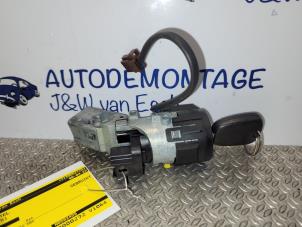 Usados Cerradura de contacto y llave Citroen DS3 (SA) 1.4 16V VTi Precio € 42,35 IVA incluido ofrecido por Autodemontage J&W van Esch