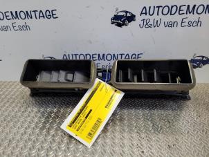Used Dashboard vent Seat Arona (KJX) 1.0 TSI 12V Price € 42,35 Inclusive VAT offered by Autodemontage J&W van Esch