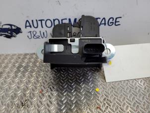 Used Tailgate lock mechanism Volkswagen Golf VII (AUA) 1.2 TSI 16V Price € 24,20 Inclusive VAT offered by Autodemontage J&W van Esch