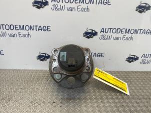 Used Rear hub Hyundai i10 1.2 CNG 16V Price € 60,50 Inclusive VAT offered by Autodemontage J&W van Esch