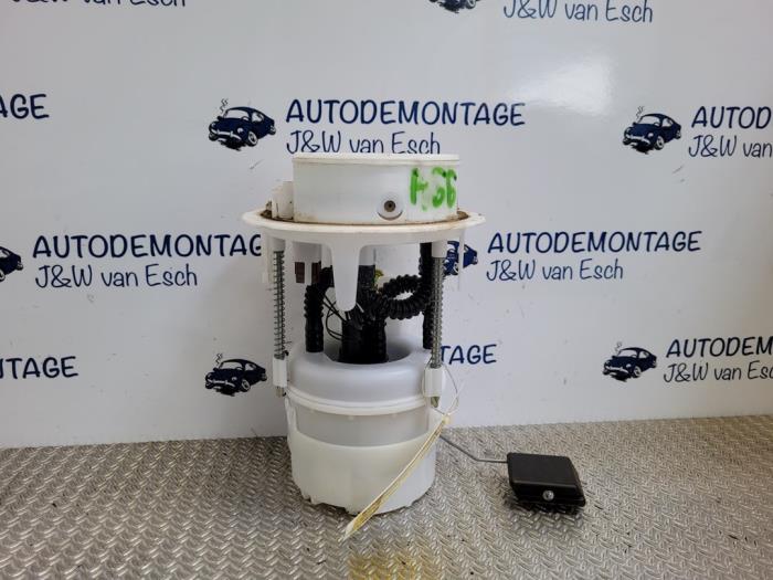 Kraftstoffpumpe Elektrisch van een Opel Corsa F (UB/UH/UP) 1.2 Turbo 12V 100 2021