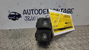 Usagé Commutateur vitre électrique Renault Twingo III (AH) 0.9 Energy TCE 90 12V Prix € 18,15 Prix TTC proposé par Autodemontage J&W van Esch