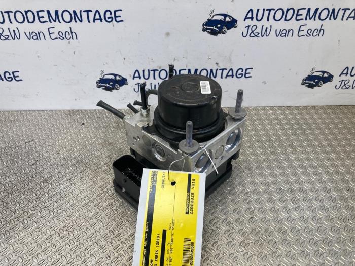 Begagnade ABS-pump Toyota Yaris III (P13) 1.5 16V Dual VVT-iE Pris € 102,85 Inklusive moms erbjuds av Autodemontage J&W van Esch