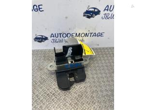 Used Tailgate lock mechanism Volkswagen Up! (121) 1.0 12V 60 Price € 24,20 Inclusive VAT offered by Autodemontage J&W van Esch